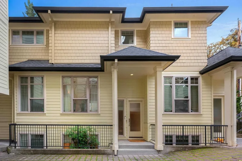 2416 SW CEDAR ST , Portland, OR 97205, Portland, Oregon, United States. - Photo 2