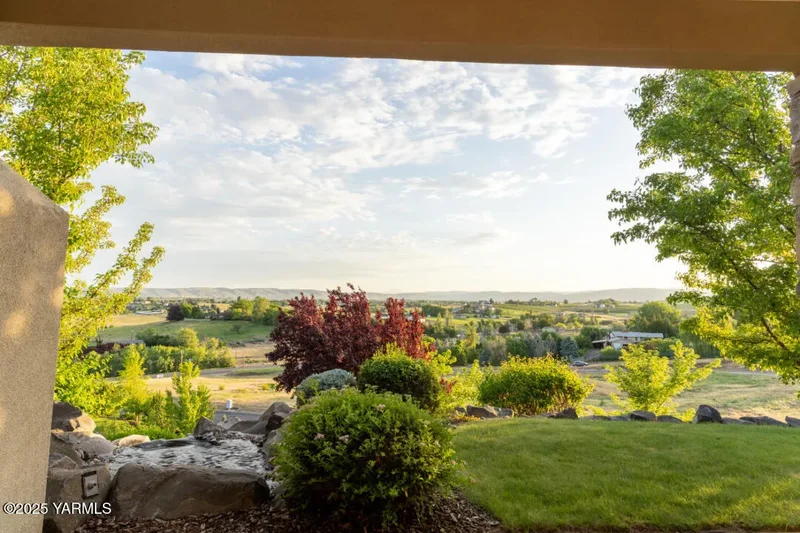 305 Mountain Shadows Pl, Yakima, WA, 98908, USA, Yakima, Washington, United States. - Photo 57