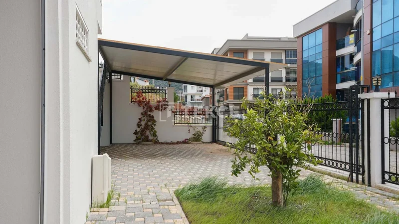 Spacious Villa with City View and a Garden in İzmir