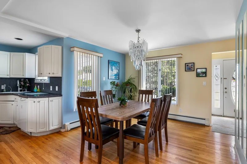 27 Beverly Road, Farmingdale, NY 11735, West Babylon, New York, United States. - Photo 13