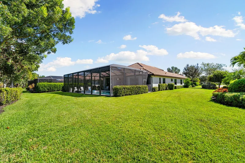 12460 Wisteria Drive, Naples, FL 34120, Naples, Florida, United States. - Photo 18