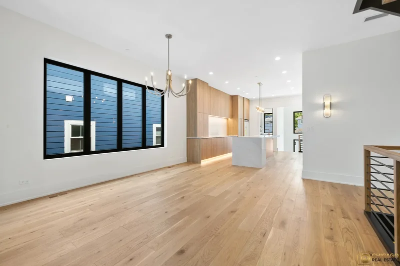 1143 Clinton Avenue, Oak Park, Illinois, United States. - Photo 2
