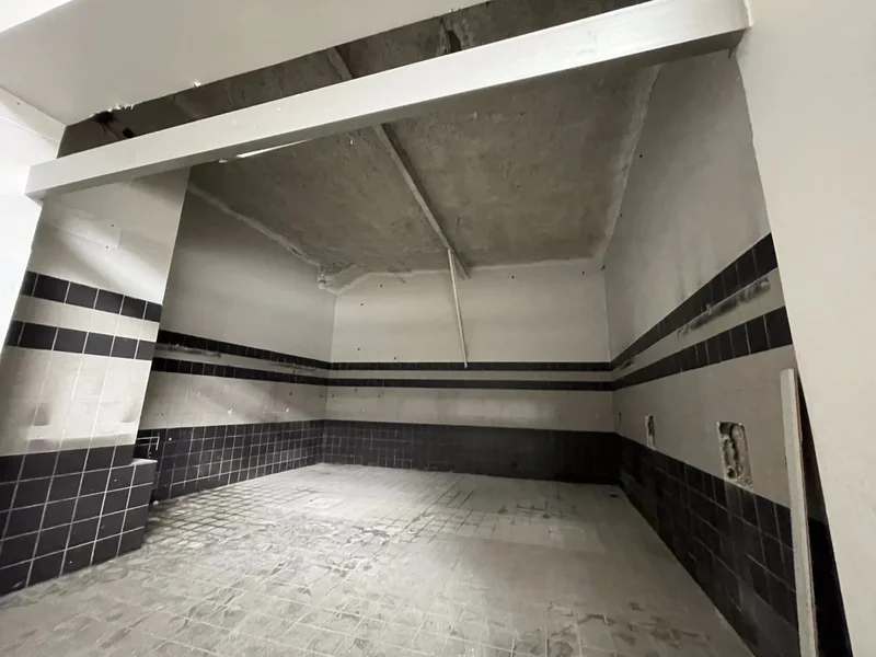 CANNES CENTER PRIME LOCATION WALLS FOR SALE 2000 M2