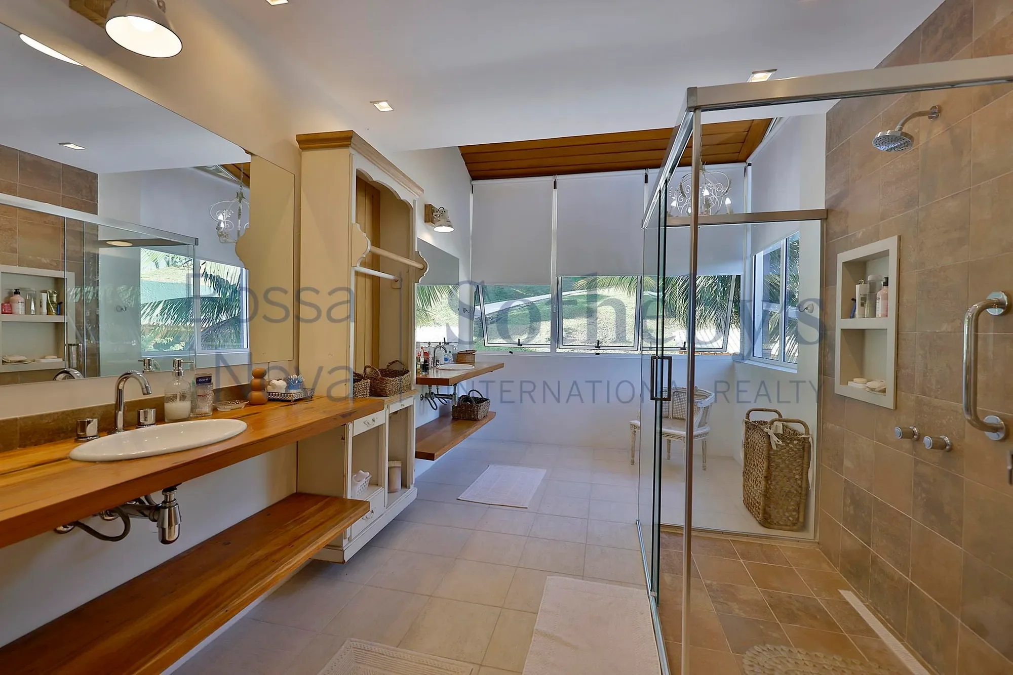 Gallery photo 12