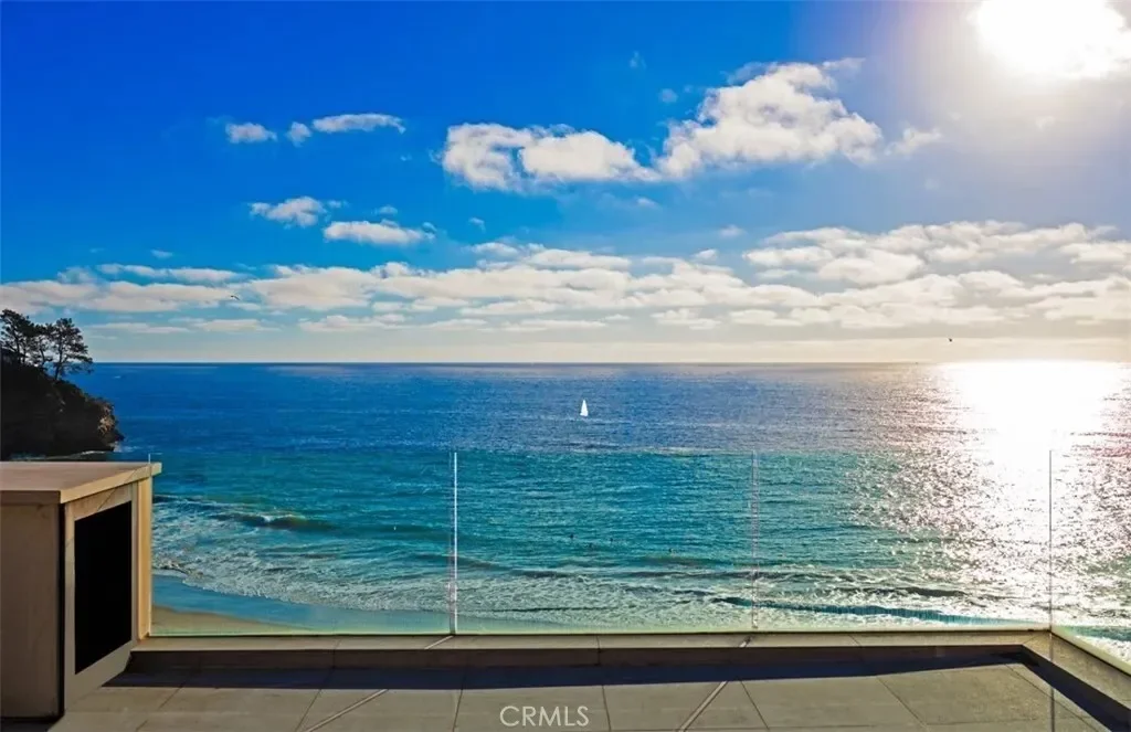 25 Bay, Laguna Beach, California, United States. - Hero Image