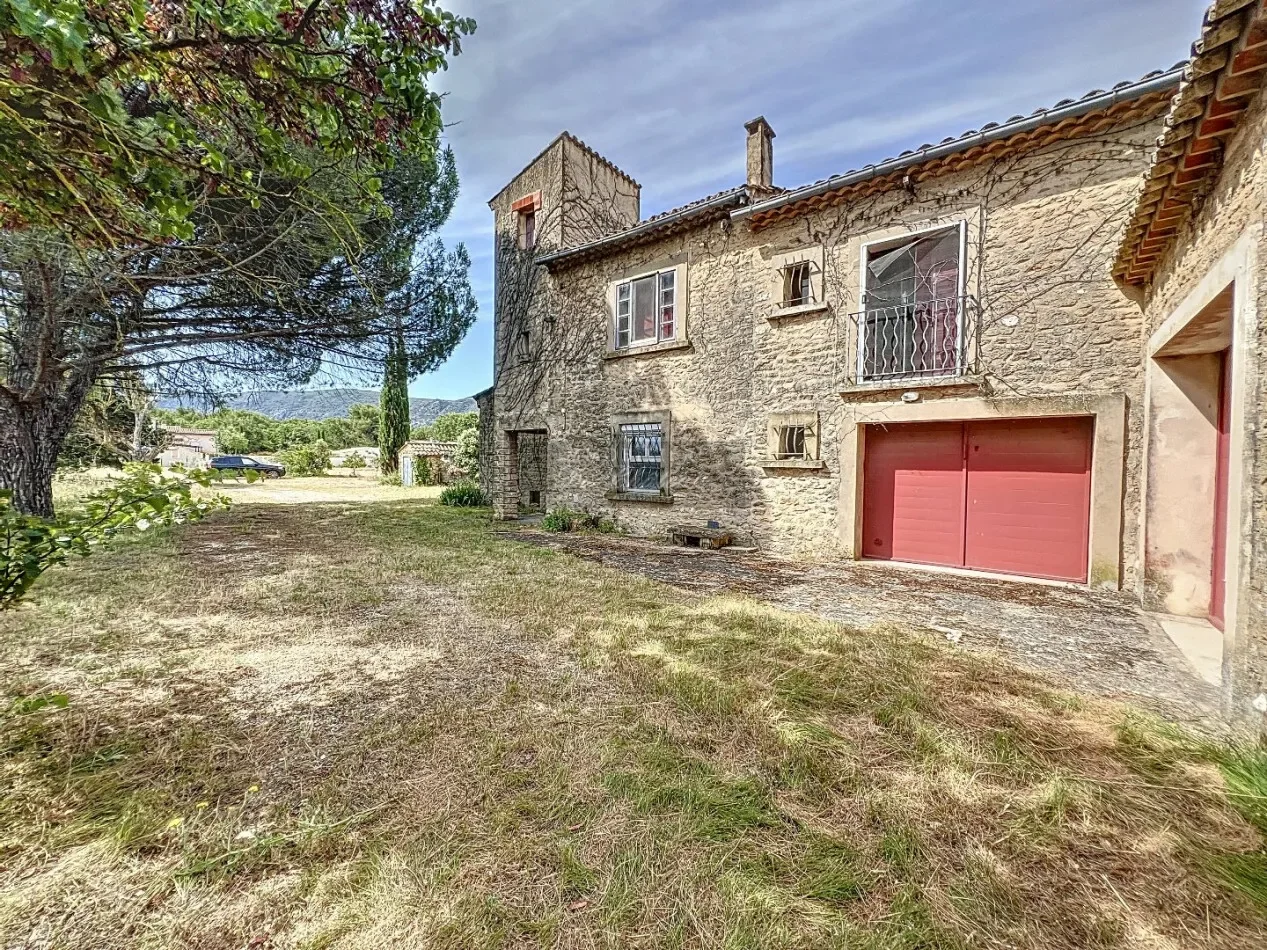 Exterior photo 3