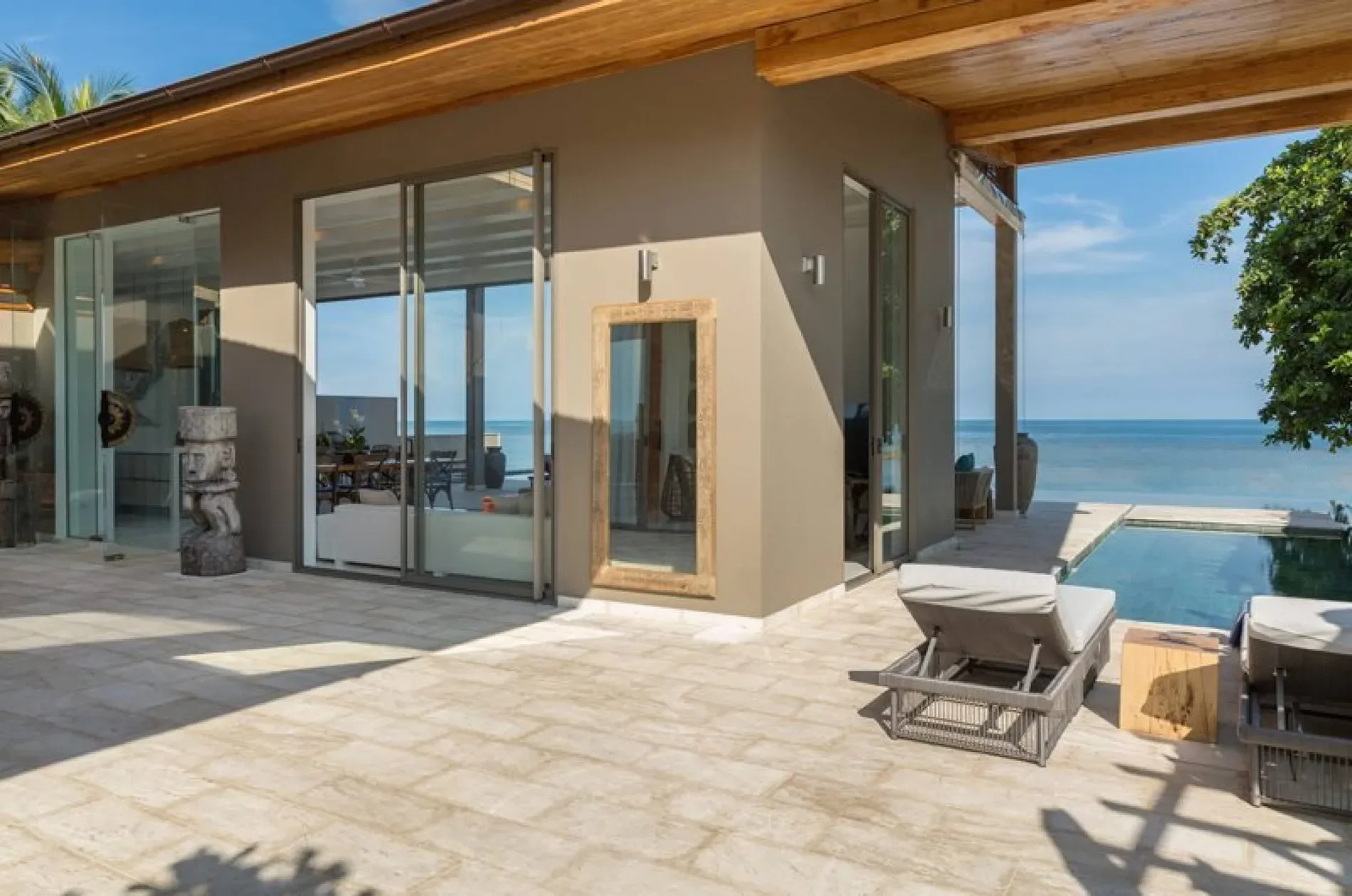 Exterior photo 7