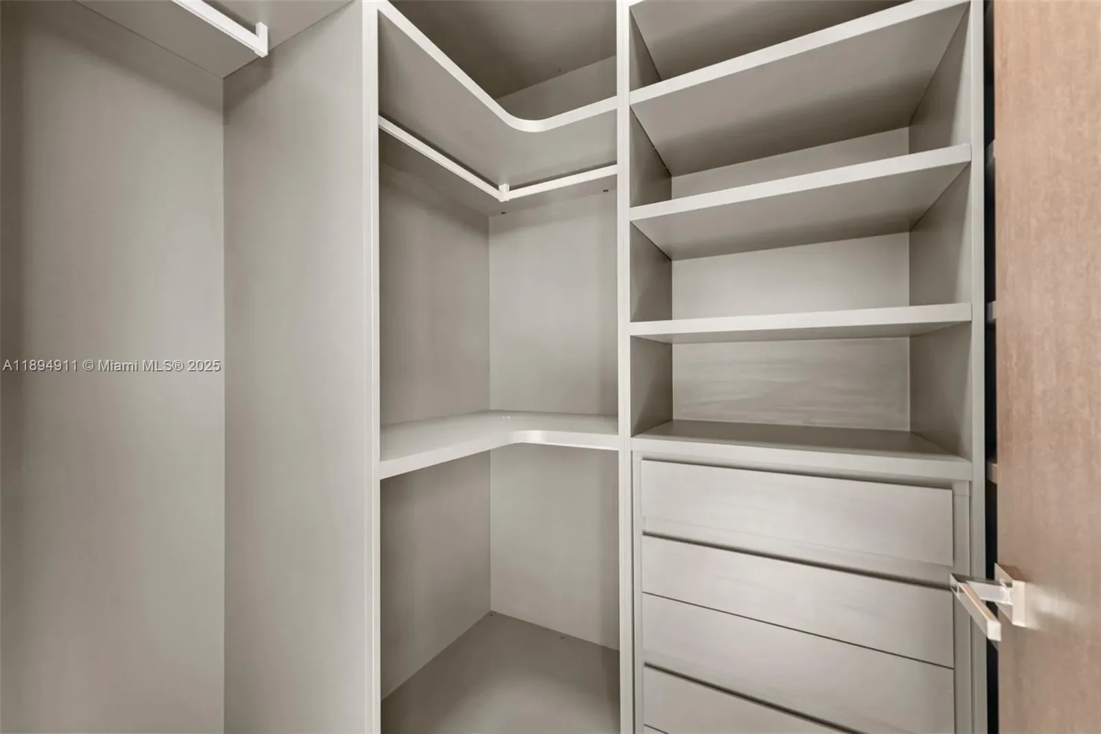 Gallery photo 2
