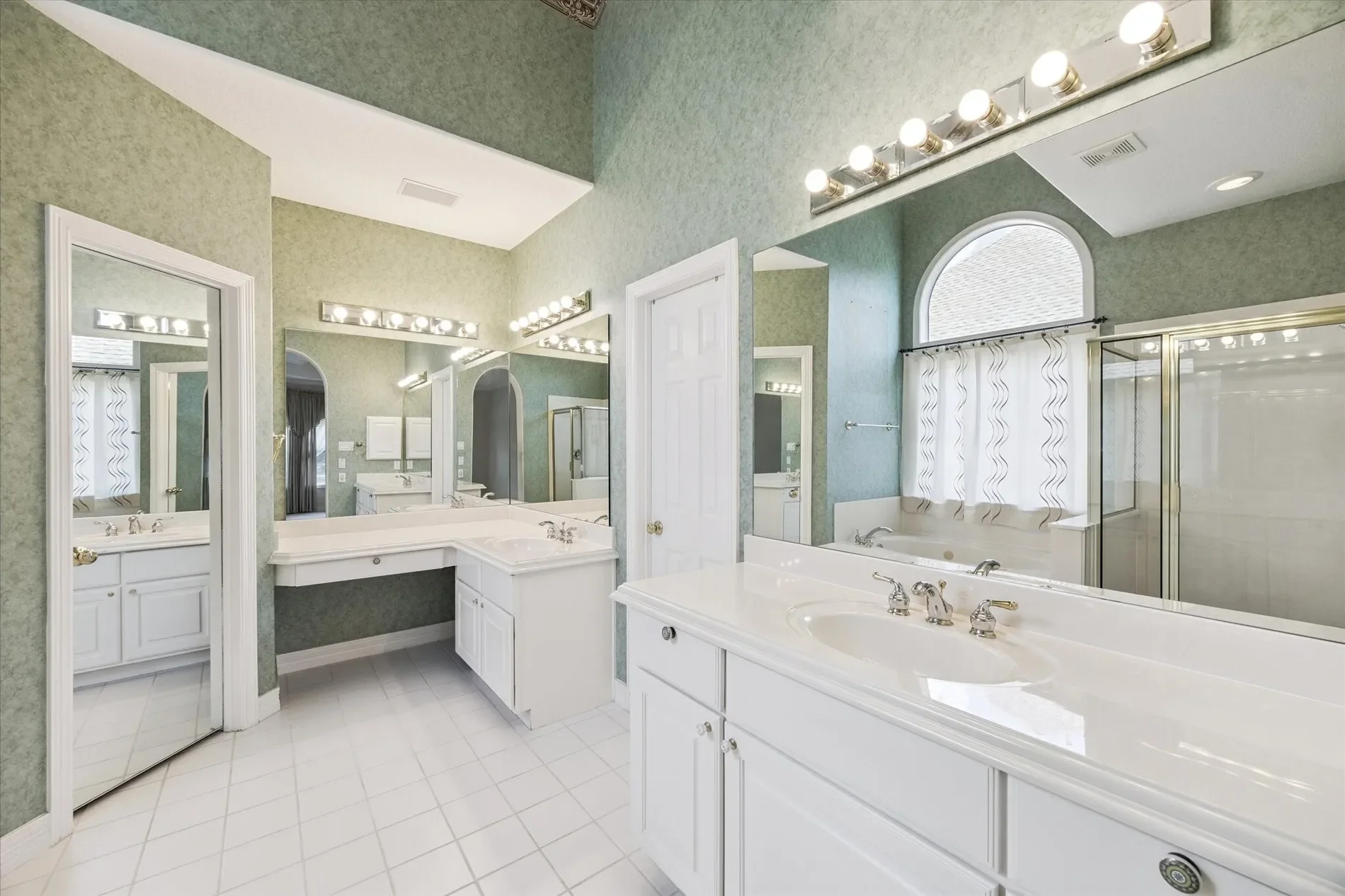 423 Brook Shore Court, Sugar Land, TX 77478, Sugar Land, Texas, United States. - Photo 28