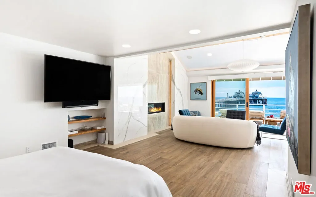 23018 Pacific Coast Highway, Malibu, California, United States. - Photo 4