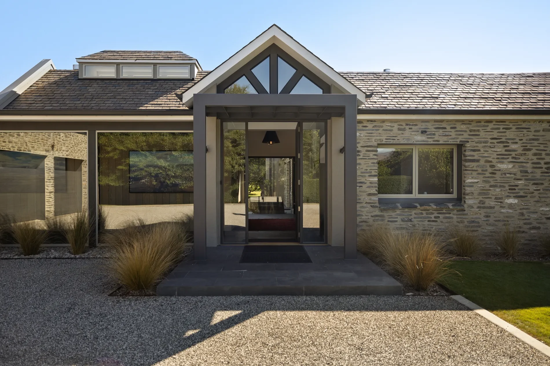 Exterior photo 7