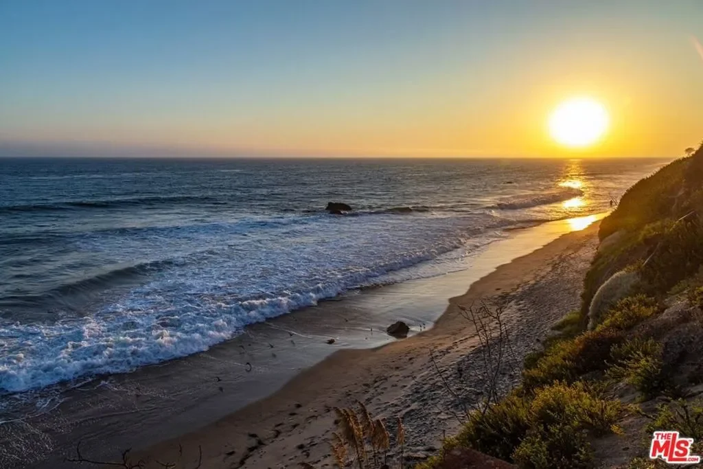 32554 Pacific Coast Highway, Malibu, California, United States. - Photo 7