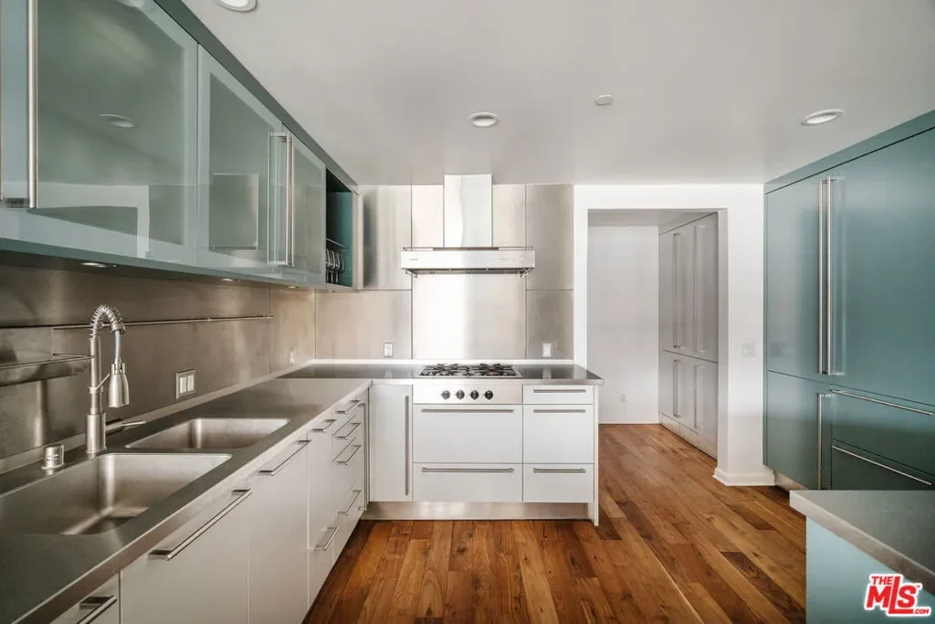 10375 Wilshire Boulevard 11H, Los Angeles, California, United States. - Photo 12