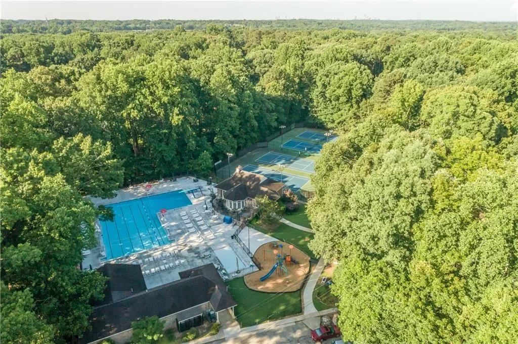 2659 Amberly Drive, Dunwoody, Georgia, United States. - Photo 73