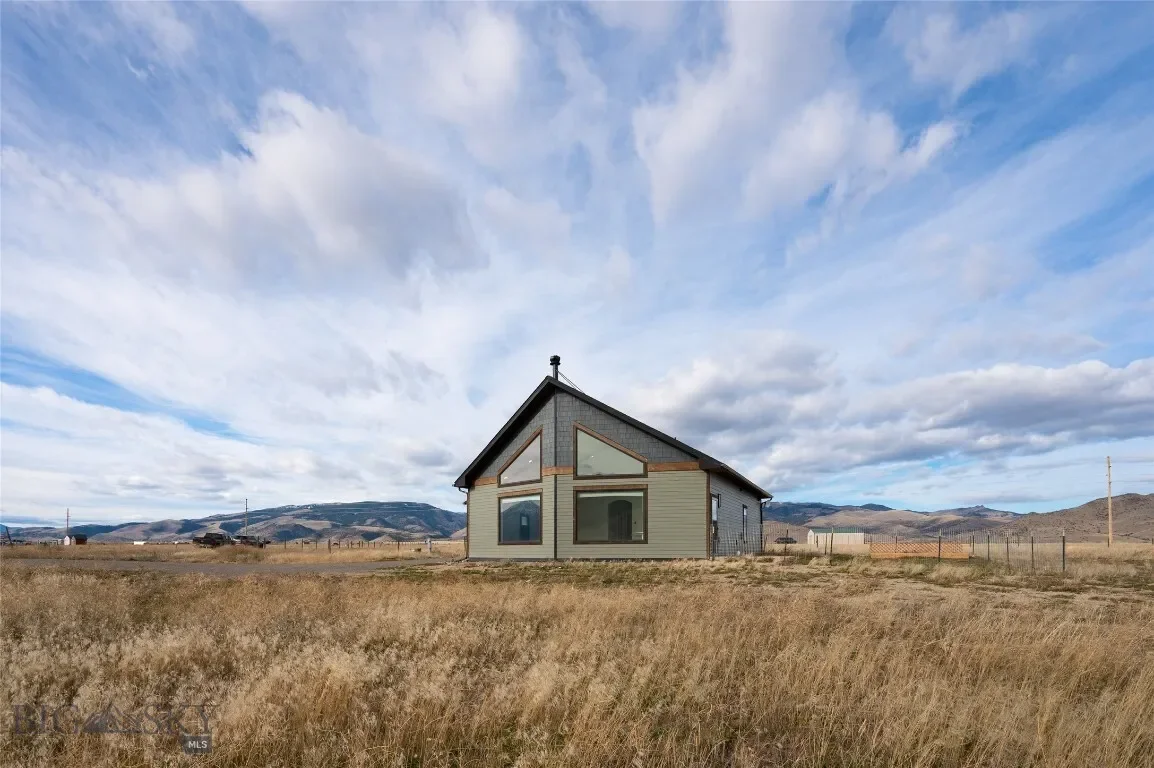 138 Inverness, Livingston, Montana, United States. - Photo 60