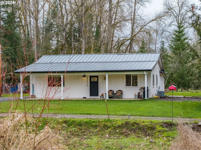 15959 S HOLMES RD, Molalla, OR 97038, Molalla, Oregon, United States. - Photo 37