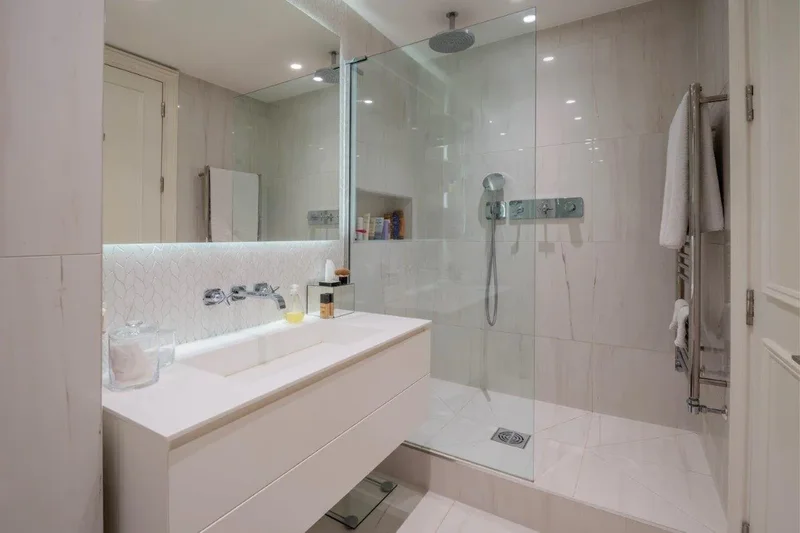 Cumberland House, Clifton Gardens, Little Venice, W9 1DX