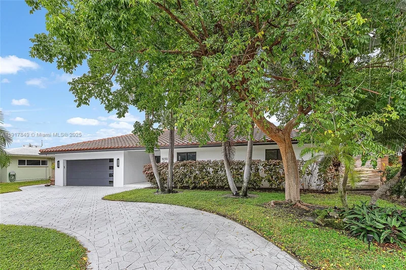 1250 NE 27th Ter, Hillsboro Beach, Florida, United States. - Photo 14