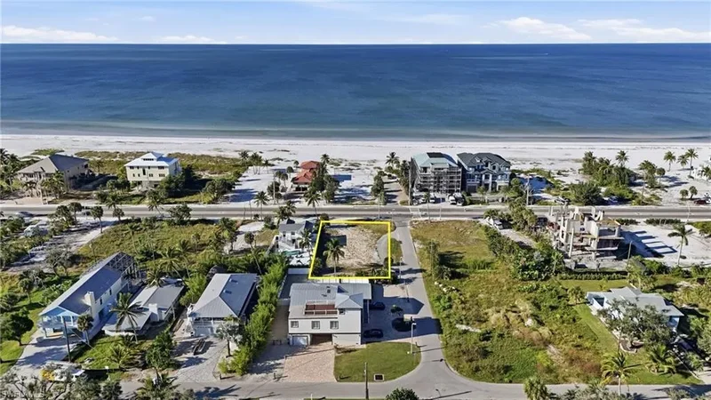 5801, Fort Myers Beach, Florida, United States. - Photo 11