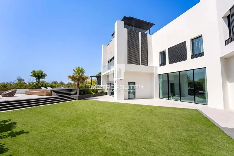 Vacant | Fully Upgraded | Full Lake View
