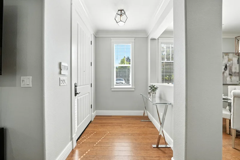 Sophisticated Townhouse Style Condominium Near Downtown Danville