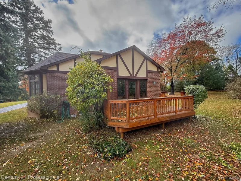 303 E Snell Road, Rochester, MI 48306, Rochester, Michigan, United States. - Photo 42