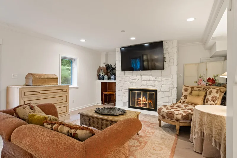 10205 Cedar Pond Drive, Vienna, VA 22182, Vienna, Virginia, United States. - Photo 63