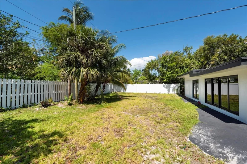 2308 SE 18 St, Fort Lauderdale, Florida, United States. - Photo 3