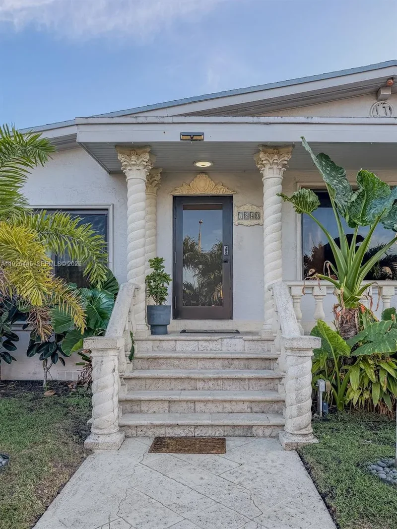 7840 SW 18th Ter, Miami, Florida, United States. - Photo 3
