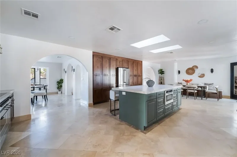 6465 Edna Avenue, Las Vegas, Nevada, United States. - Photo 19
