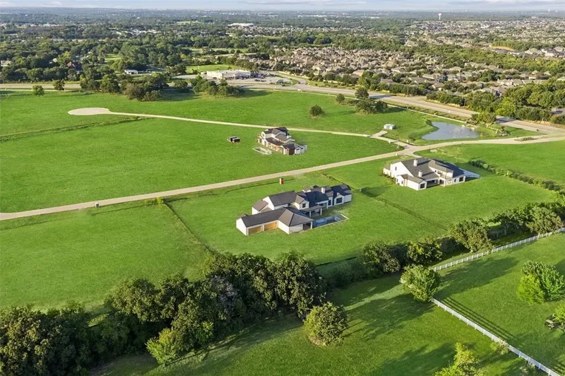 1410 Clydesdale Road, Lantana, Texas, United States. - Photo 4