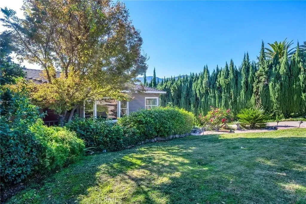 2544 Evelyn Street, La Crescenta-Montrose, California, United States. - Photo 26