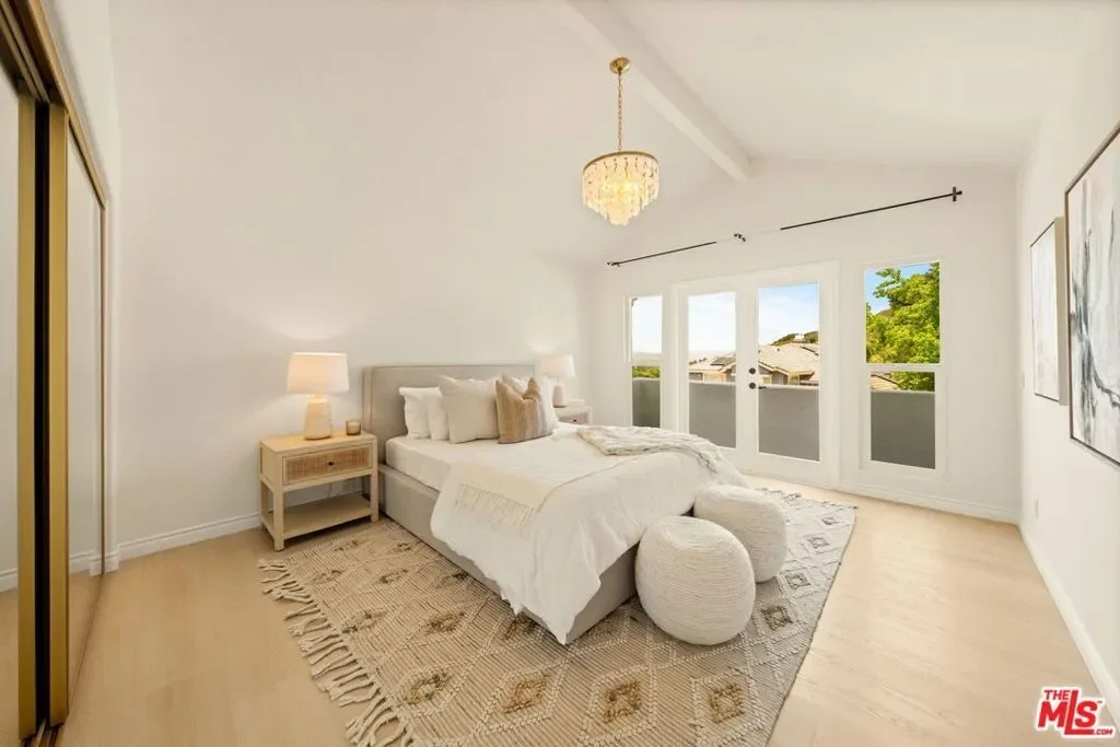 22248 Cairnloch Street, Hidden Hills, California, United States. - Photo 15