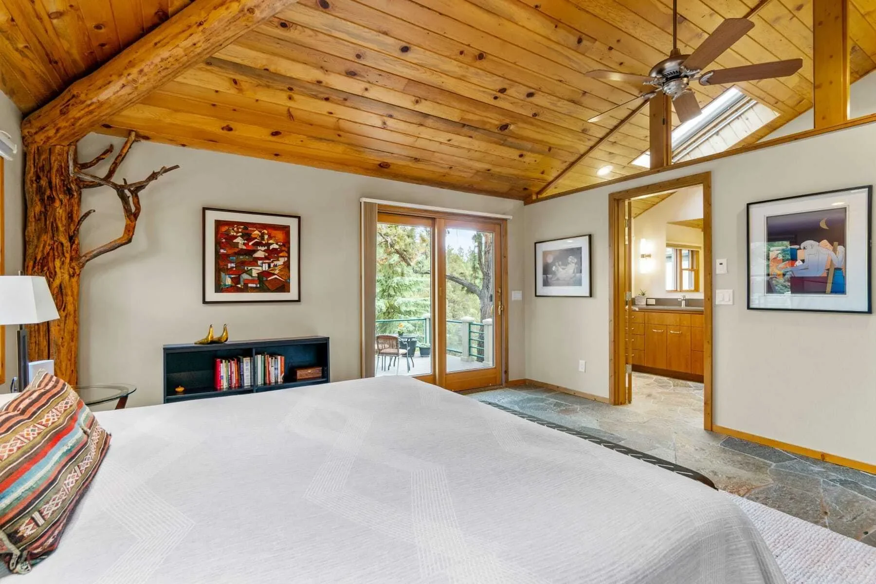 683 NW Silver Buckle Road , Bend, OR 97703, Bend, Oregon, United States. - Photo 18