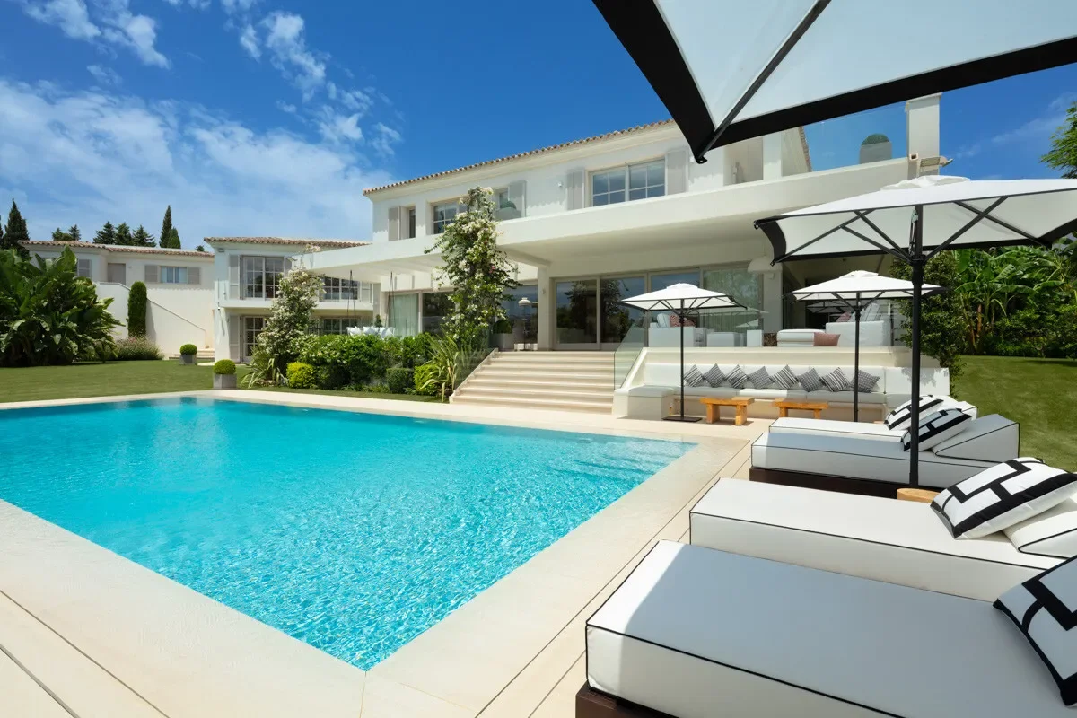Exterior photo 9