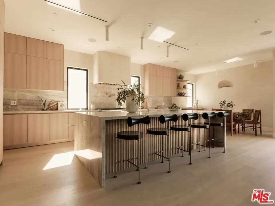 3629 Rosewood Avenue, Los Angeles, California, United States. - Photo 34