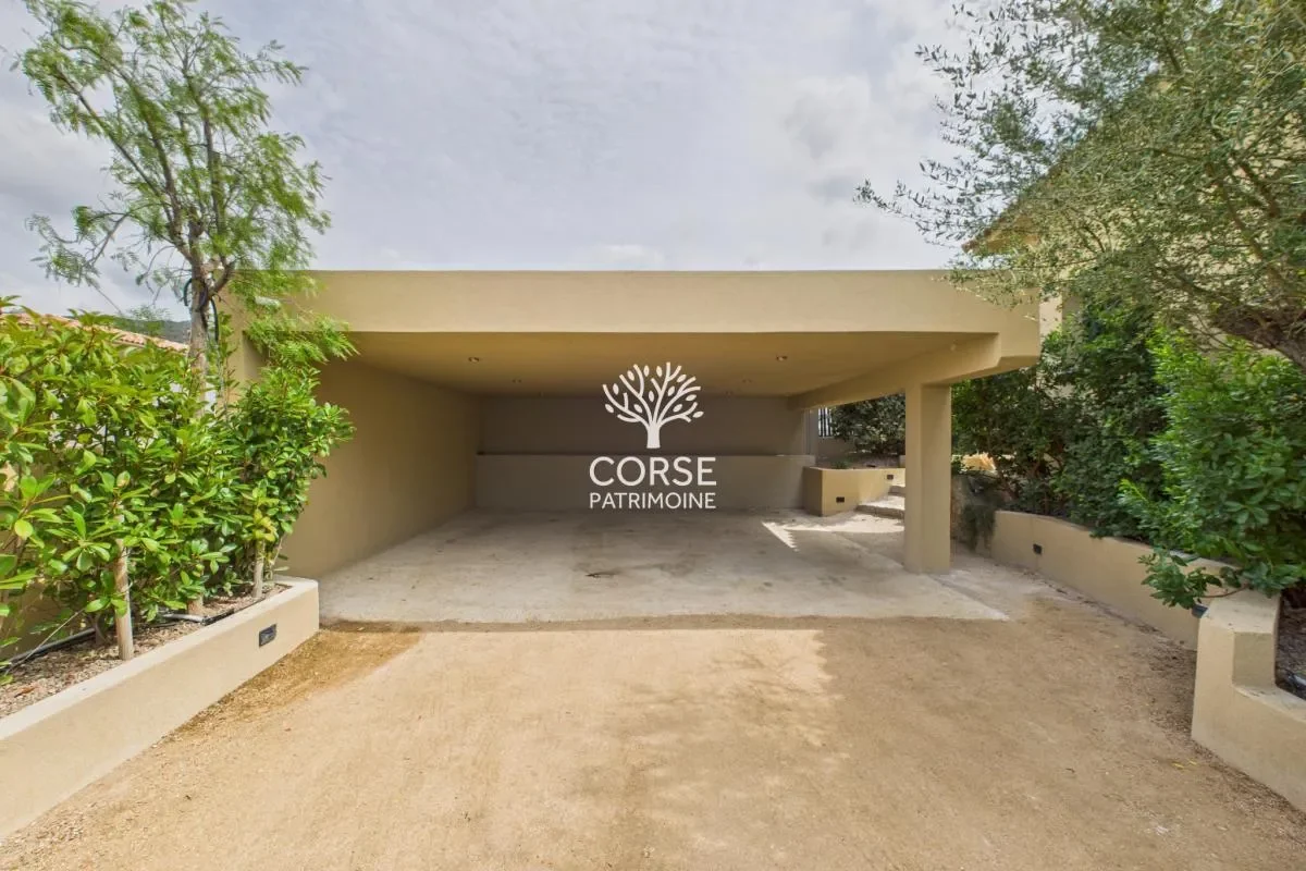 Exterior photo 6