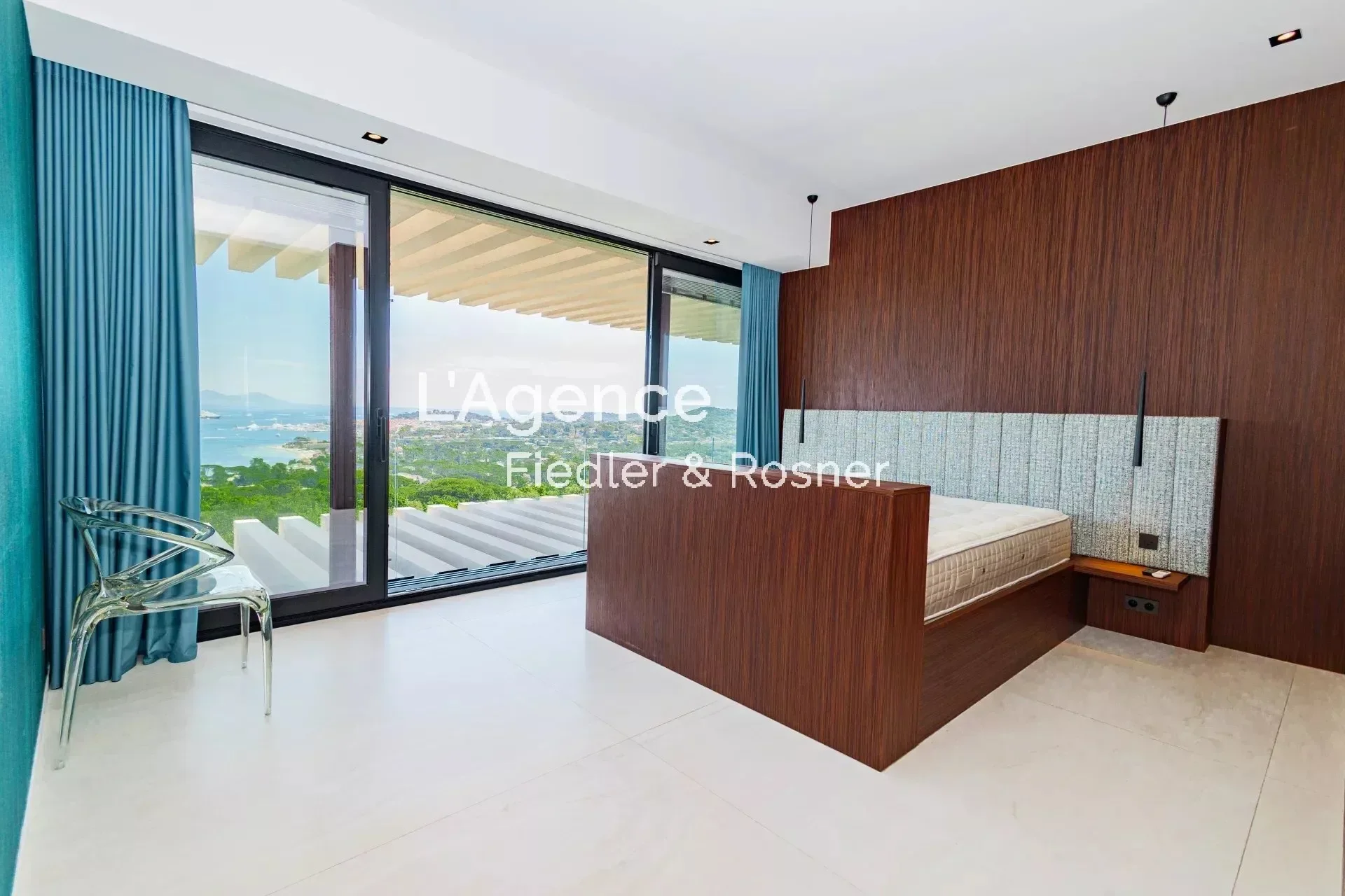 Gallery photo 11