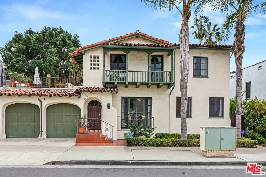 8210 Willoughby Avenue, Los Angeles, California, United States. - Photo 20