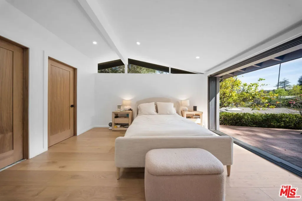 22261 Ybarra Road, Los Angeles, California, United States. - Photo 12