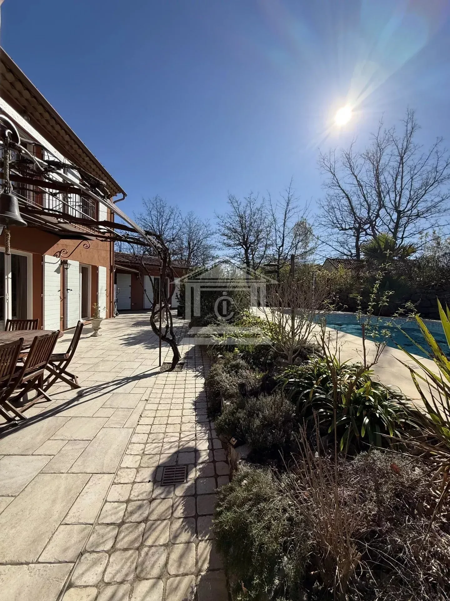 Exterior photo 12