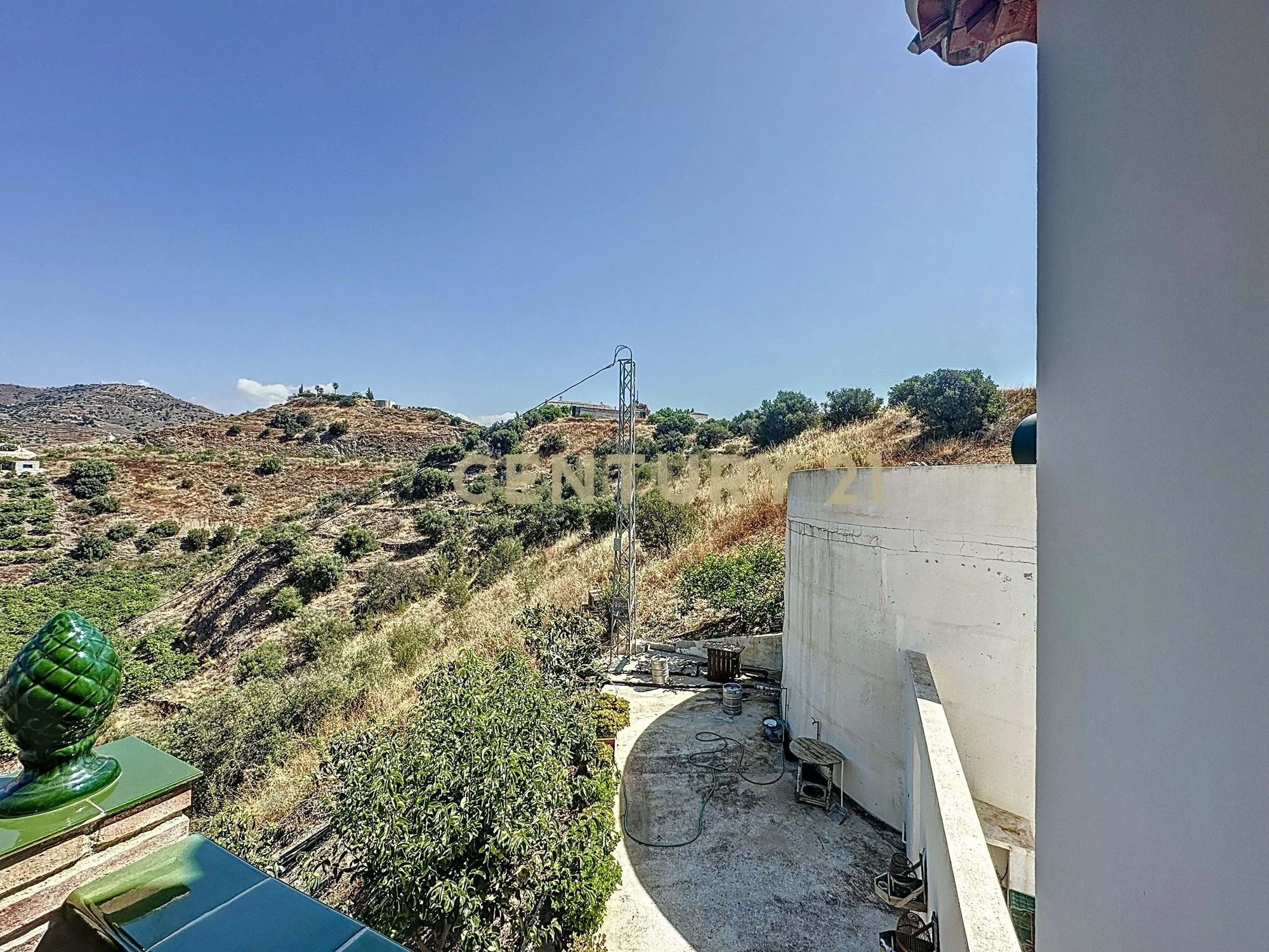 Exterior photo 4
