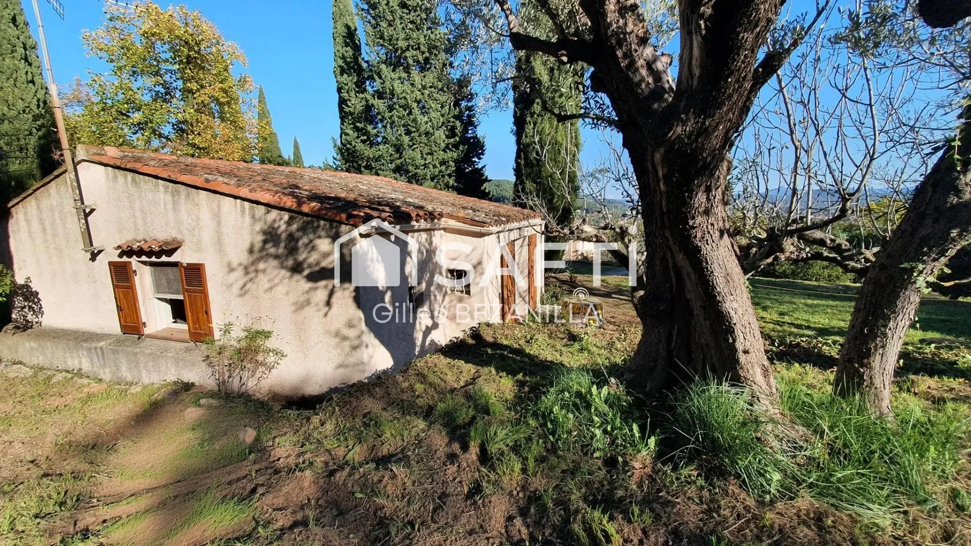 Exterior photo 7