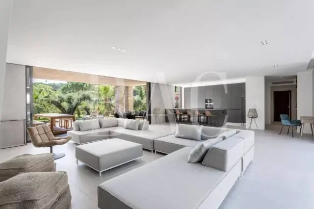 Sale villa Saint-Tropez, 7 rooms, 5 bedrooms, 350 m², €7,250,000