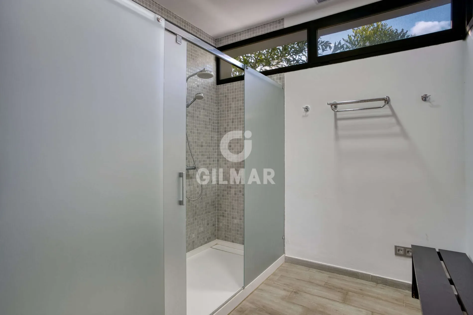 Gallery photo 4