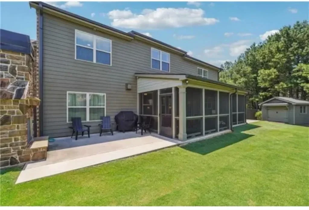 Exterior photo 4