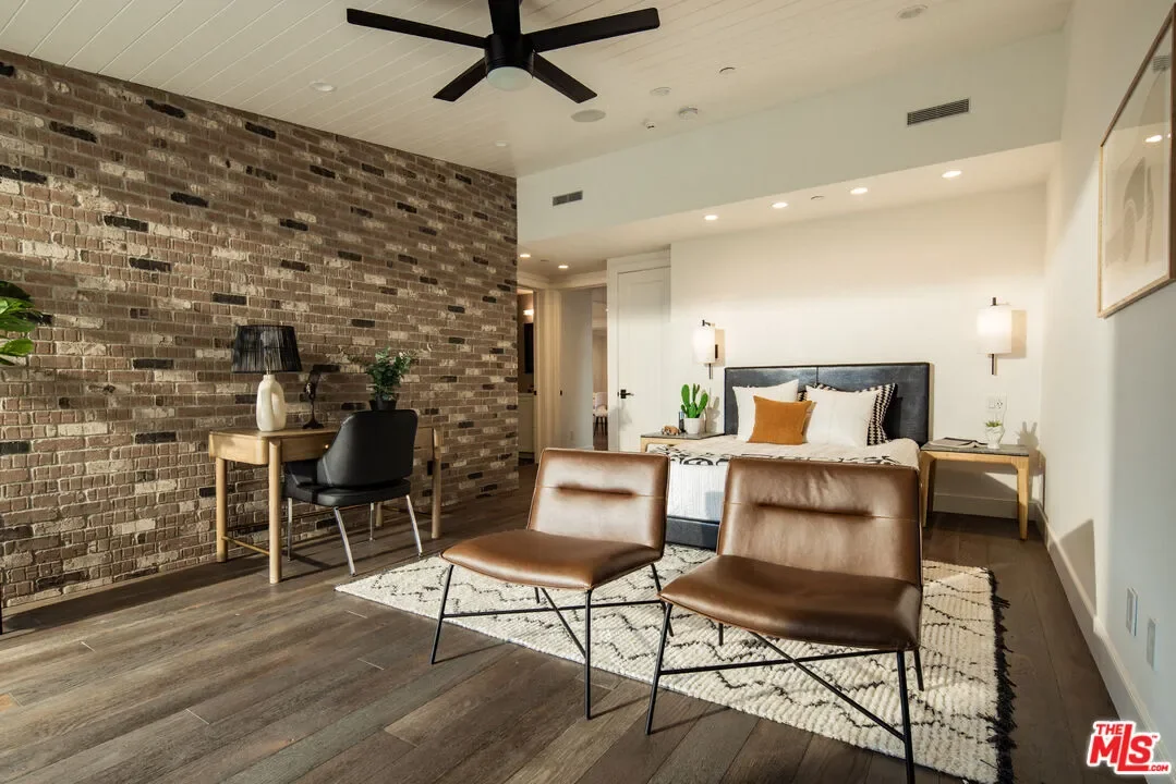 934 1st St, Manhattan Beach, California, United States. - Photo 12