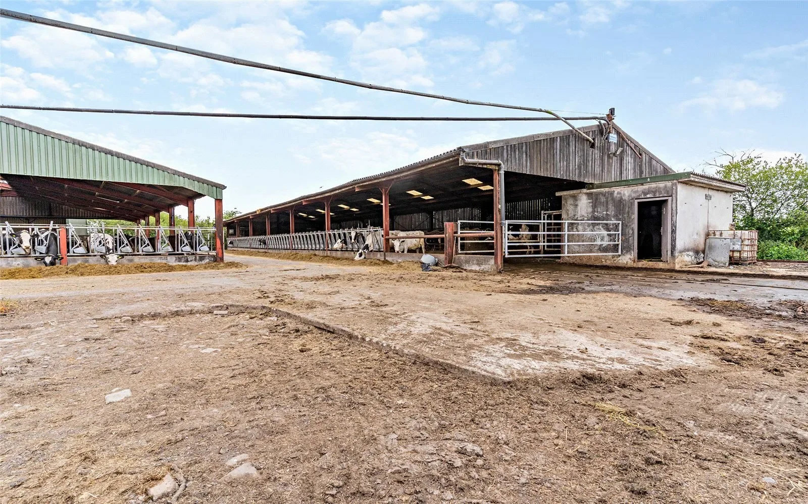 Exterior photo 7