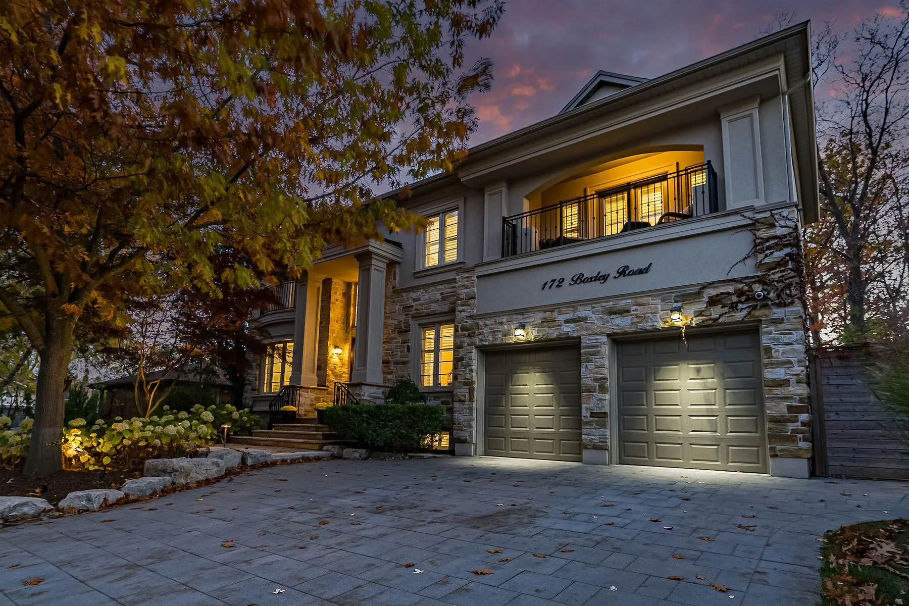 Exterior photo 7