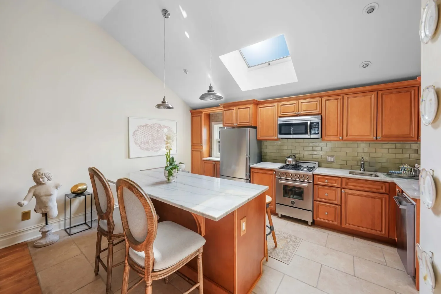 336 W 23RD ST, New York, New York, United States. - Photo 6